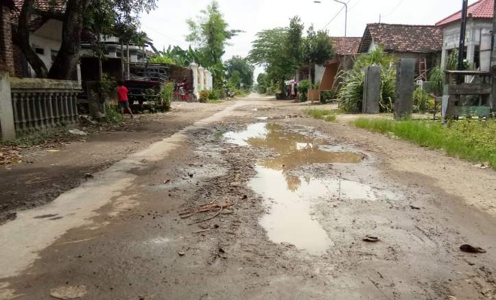 Akses Jalan di Dusun Wonoasri Desa Ngadirejo Nganjuk Rusak Parah, LSM GAKK Angkat Bicara