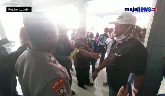 Komisi I DPRD Kabupaten Mojokerto Kunjungi Pemdes Bangun Pungging, Warga Gogol Kecewa