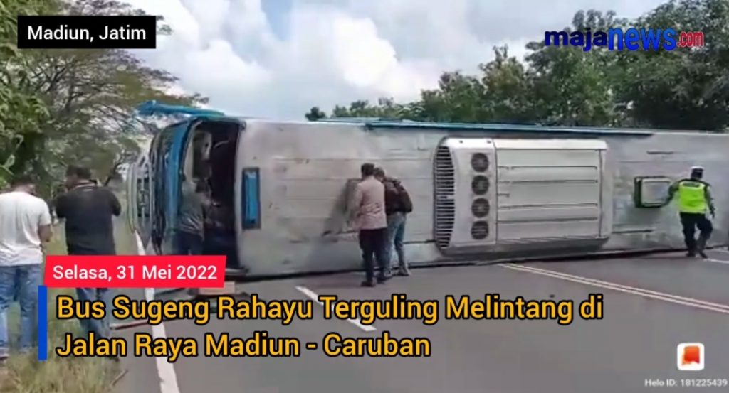 Bus Sugeng Rahayu Terguling Melintang di Jalan Raya Madiun – Caruban