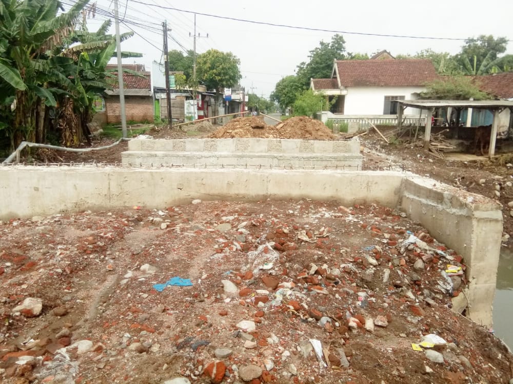 LSM GAKK Menilai Molornya Pembangunan Jembatan Kelurahan Ngronggot Bisa Dikatakan Perbuatan Tidak Menyenangkan dan Merugikan