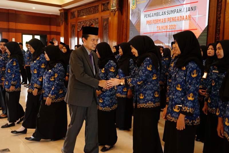 SK CPNS Pemkot Mojokerto Resmi di Terima, Wali Kota Serahkan 98 SK