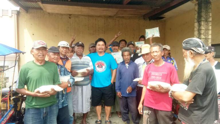 Tebar Ratusan Zakat Fitrah dan Berbagi Rejeki, Kinerja LSM MAPAK Layak di Jadikan Tauladan