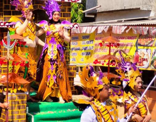 HUT RI Ke-78: Warga Desa Karangploso Ngerong Pasuruan Gelar Karnaval Kostum Kerajaan