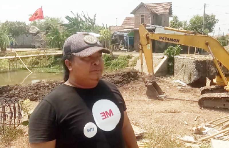 Menyisakan Masa Kerja Kurang Dari 30 Hari, Pembangunan Jembatan Desa Gebangkerep Baron di Sorot Tokoh Masyarakat