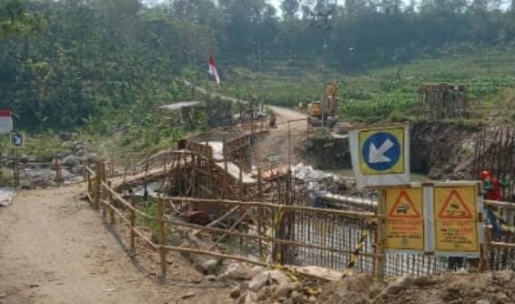DPUPR Kabupaten Mojokerto Bangun Jembatan Sugeng Trawas, Dongkrak Perekonomian Masyarakat