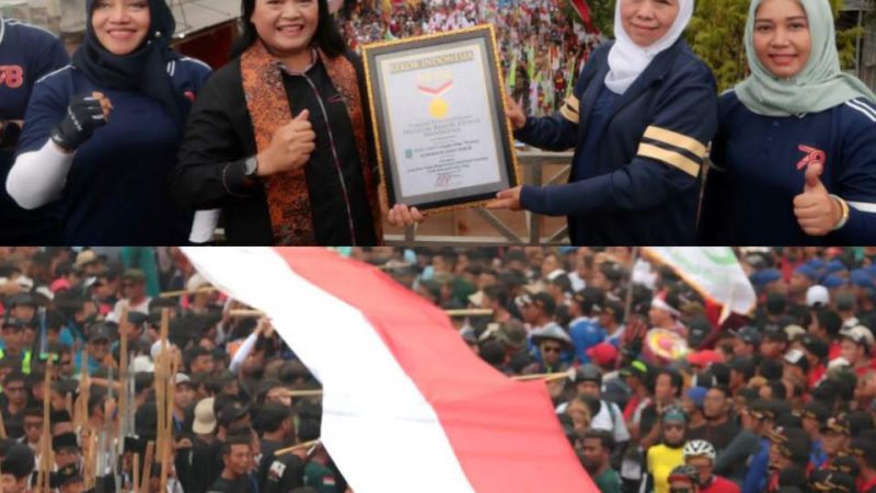 Gubernur Jatim Lepas Puluhan Ribu Peserta Gerak Jalan Mojokerto-Surabaya, Karak Merah Putih Pecahkan Rekor Muri