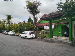Potret Kantor Disdik Nganjuk Yang Memiliki Desain Bangunan Lama Diduga Luput Dari Pembangunan, Begini Kata Pejabat Kabid