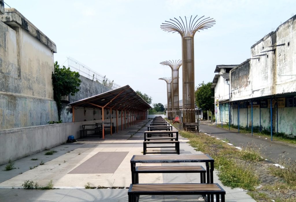 Problema Bangunan Mangkrak di Jantung Kota Nganjuk, Hingga Pihak Ke 3 Diduga Terjerumus Piutang