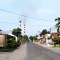 Butiran Debu Hasil Limbah Usaha Giling di Patianrowo Nganjuk, Ancam Pengguna Jalan Umum