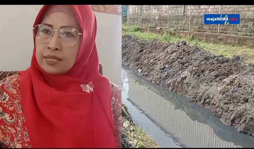 Dituding Cemari Lingkungan, Pabrik Karton di Desa Ketamasdungus Kecamatan Puri Buang Limbah Cair Warna Hitam Pekat di Irigasi