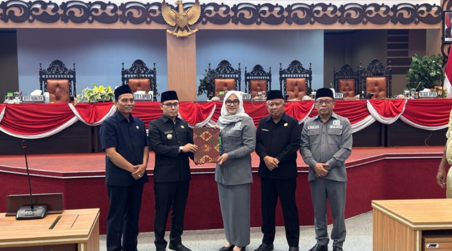Paripurna DPRD Kabupaten Mojokerto, Bupati Tandatangani Kesepakatan Atas KUA & PPAS Tahun 2027